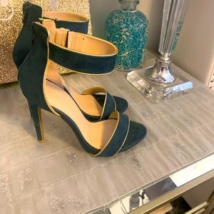 Charlotte Russe Green Gold Ankle Strap Heels Size 7